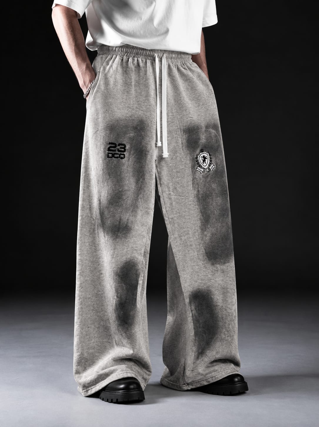 GREY SWEATPANTS